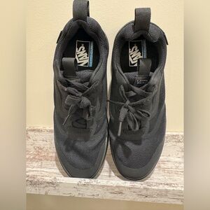 Vans Men's Black Ultrarange Sneakers